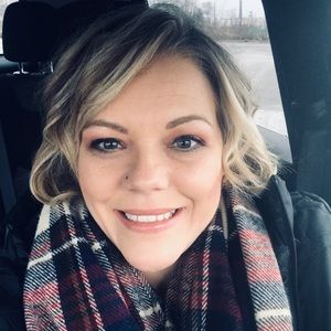 Meet your Posher, Denise